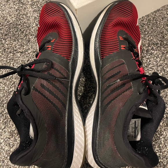 Nike Shoes - Picture 3 of 3